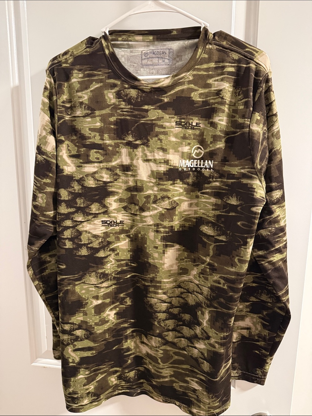 🥳 5 for $25 BUNDLE Magellan Outdoors Long-Sleeve Camouflage Performance Tee